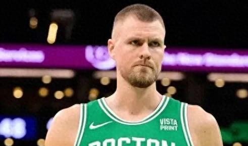 黄蜂复出首战,爆发新星状态火爆,波尔津吉斯成为焦点!